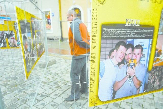 Wystawa organizowana jest od 2005 roku, ale po raz pierwszy opuściła mury uczelni.