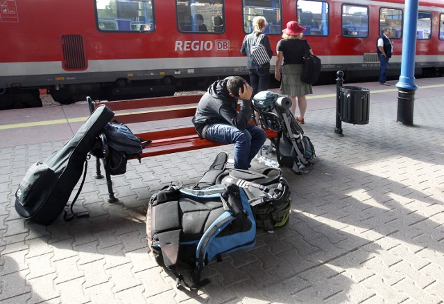 Wielu młodym ludziom strajk pokrzyżował plany wakacyjnych podróży.