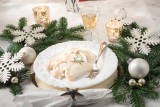 Dania wigilijne. Pierogi na świąteczny stół: z kapustą i grzybami, z makiem, ze śliwką i z łososiem [PRZEPISY]