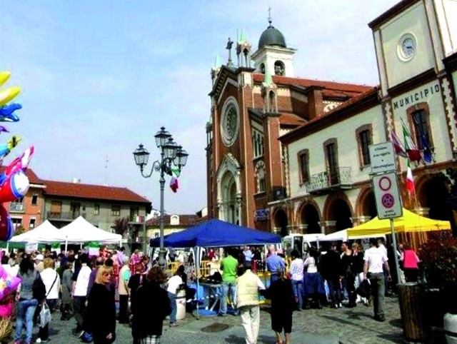 W kwietniu 2010 r. włoskie Orbassano odwiedzili ełccy przedsiębiorcy, studenci, samorządowcy i artyści.