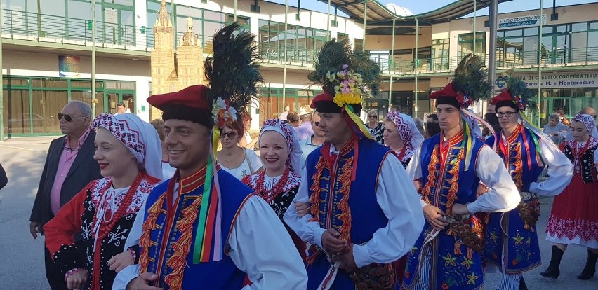 Włosi ofiarowali Wieliczce zbożową miniaturę Kościoła Mariackiego