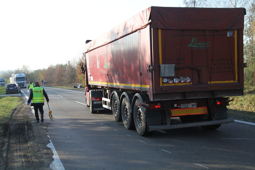 Wypadek w Siedleszczanach. Dwie osoby zostały ranne (zdjęcia)