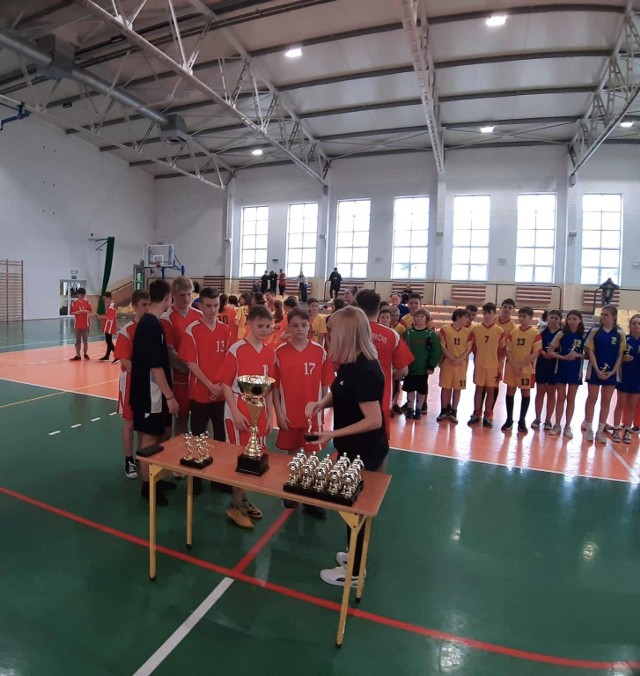 Turniej Gier Zespołowych o Puchar Burmistrza Stąporkowa