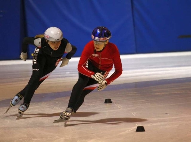 Marta Wójcik (z lewej) i Aida Bella znalazły się w reprezentacji Polski na zawody Pucharu Świata w Kanadzie.