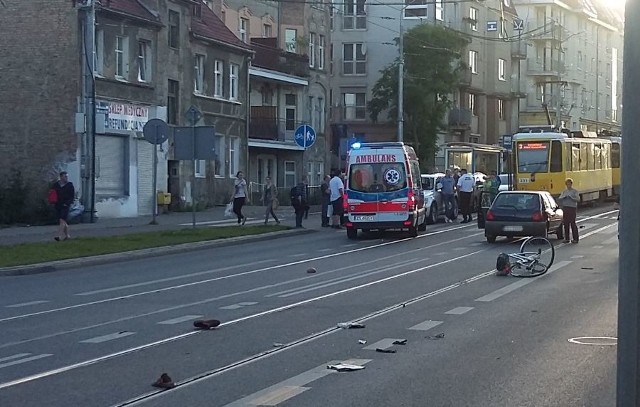 Wypadek na ul. Arkońskiej. Zdjęcie z wypadku przesłał nam internauta na alarm@gs24.pl