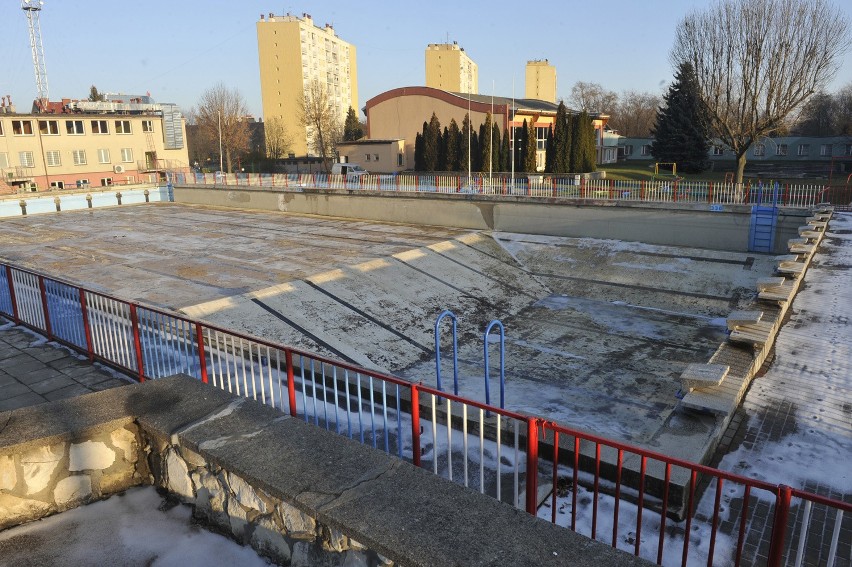 Tak w tej chwili wyglądają odkryte baseny ROSiR w Rzeszowie.