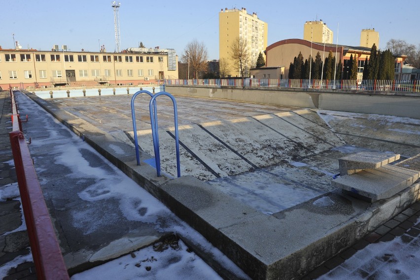 Tak w tej chwili wyglądają odkryte baseny ROSiR w Rzeszowie.