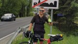 Policjant  Artur Majchrzak przejechał rowerem z Gdańska do Zakopanego dla Tadeusza Mazura z Ostrowca