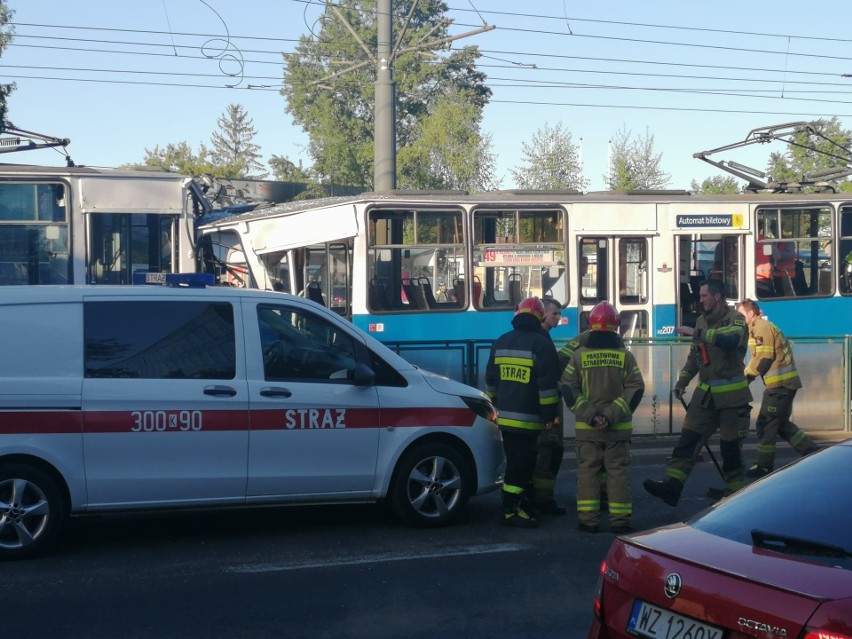 Kraków. Zderzenie tramwajów na Zabłociu.