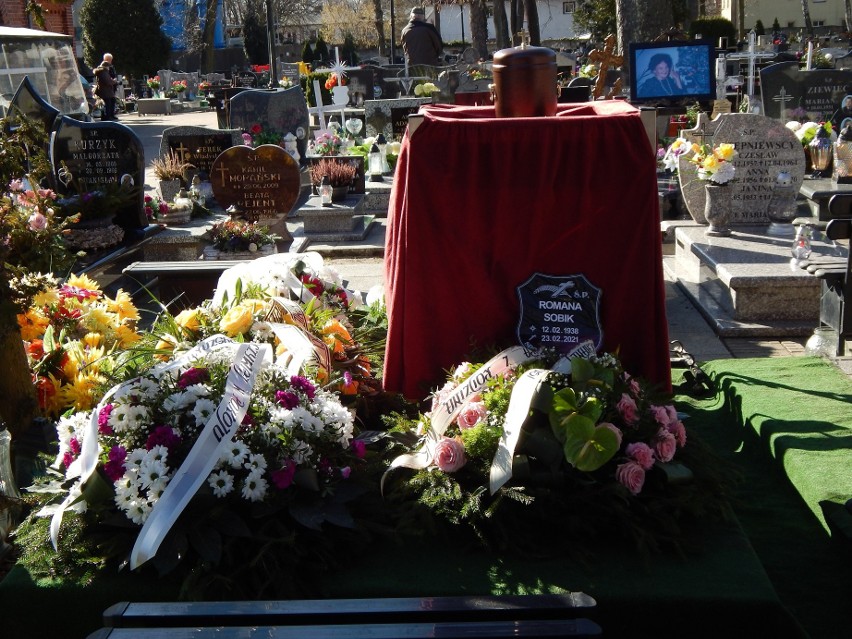 Pożegnanie Romany Sobik na cmentarzu w Ustce