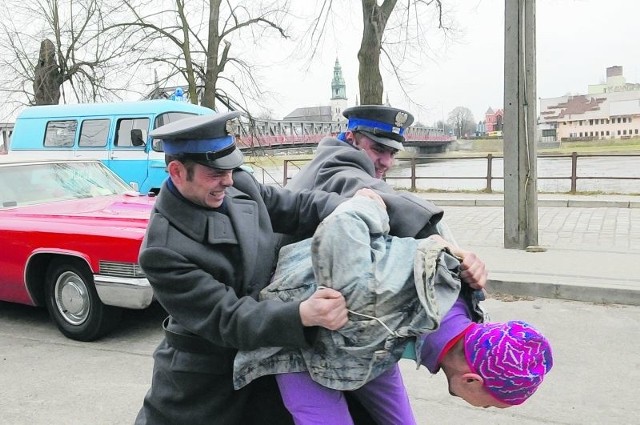 Na kilka tygodni planem zdjęciowym stały się ulice Kościelna i WOP. Zagrało na nich blisko 200 statystów.