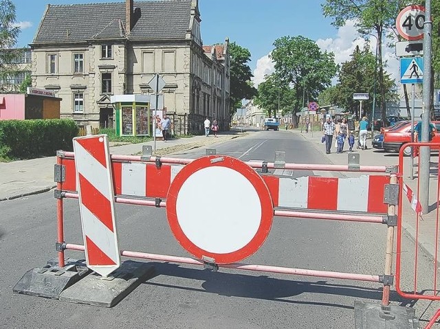 Centrum miasta jest w połowie zamknięte dla aut. Przejechanie przez objazdy w godzinach szczytu to mordęga.