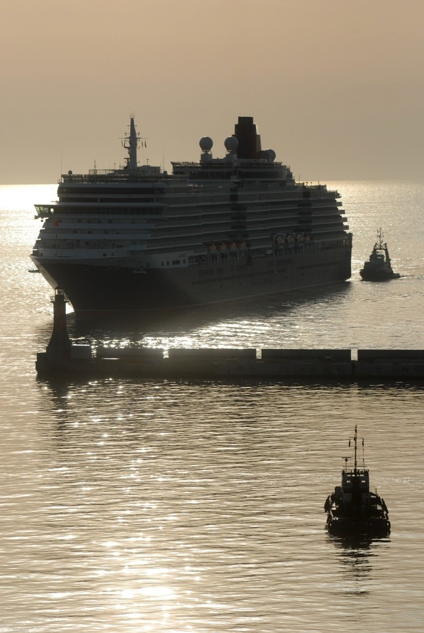 "Najdogodniejszym miejscem do budowy portu jest Gdynia". Do dzisiaj Port Gdynia zachwyca rozmachem. Zobaczcie jak wygląda życie w Porcie!