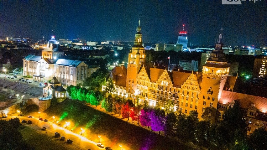 Iluminacje Szczecin 2021 w piątkowy wieczór rozświetliły...