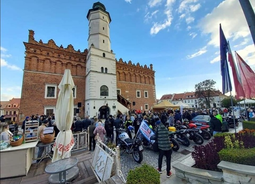 Wzruszające 1. urodziny Bartusia Przychodzkiego w Sandomierzu. Przyszła cała armia aniołów! Zobaczcie zdjęcia i film