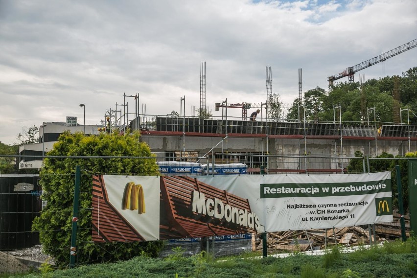 Budowa nowej restauracji McDonald's przy Wadowickiej