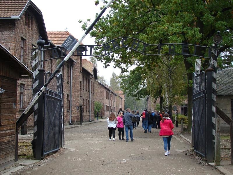 Znów rekordowa frekwencja odwiedzających były obóz Auschwitz-Birkenau. W minionym roku było ich 2 miliony 320 tysięcy [ZDJĘCIA]
