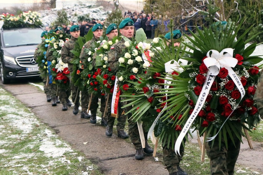 Ostatnie pożegnanie Bogusława, ofiary eksplozji w Przewodowie. "To był człowiek gołębiego serca"