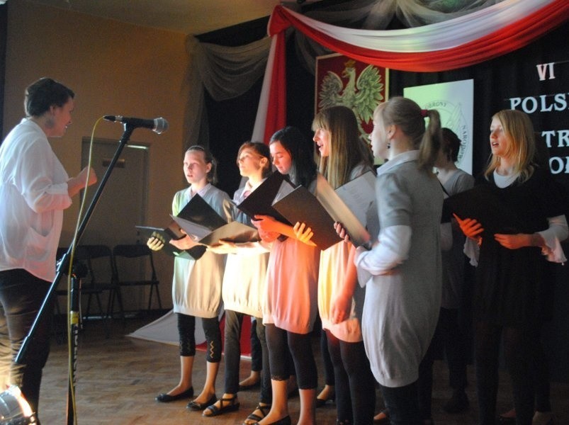 Zespół wokalny ze szkoły w Wojnowie wyśpiewał pierwszą...