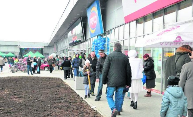 Centrum Zakupów przyciąga mnóstwo klientów, ale nie dba o ich wszystkie potrzeby...