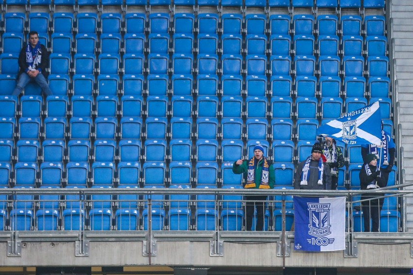 PKO Ekstraklasa. Oprawa kibiców Lecha Poznań na meczu z Miedzią Legnica. Na trybunach tylko i aż 10 tys. widzów