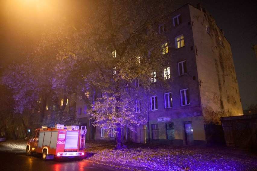 Pożar na Złotniczej w Łodzi. Zginęła jedna osoba, dwie są ranne [ZDJĘCIA]