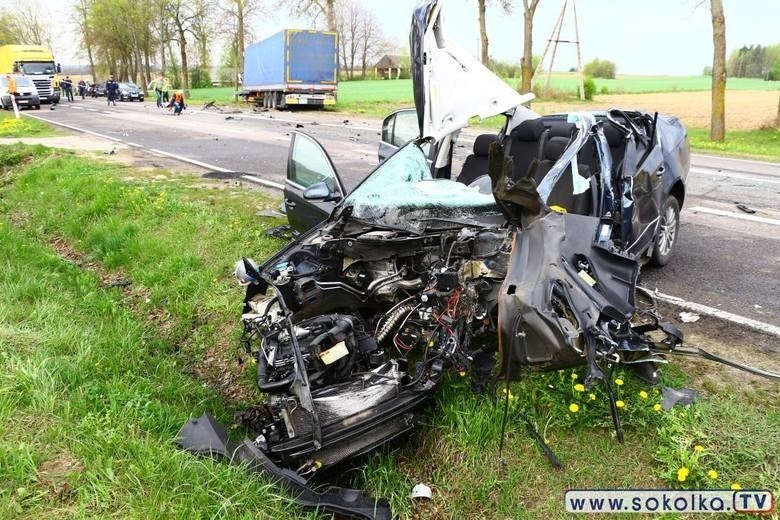 Łosośna Wielka. Wypadek na DK 19. Czołowe zderzenie z tirem.