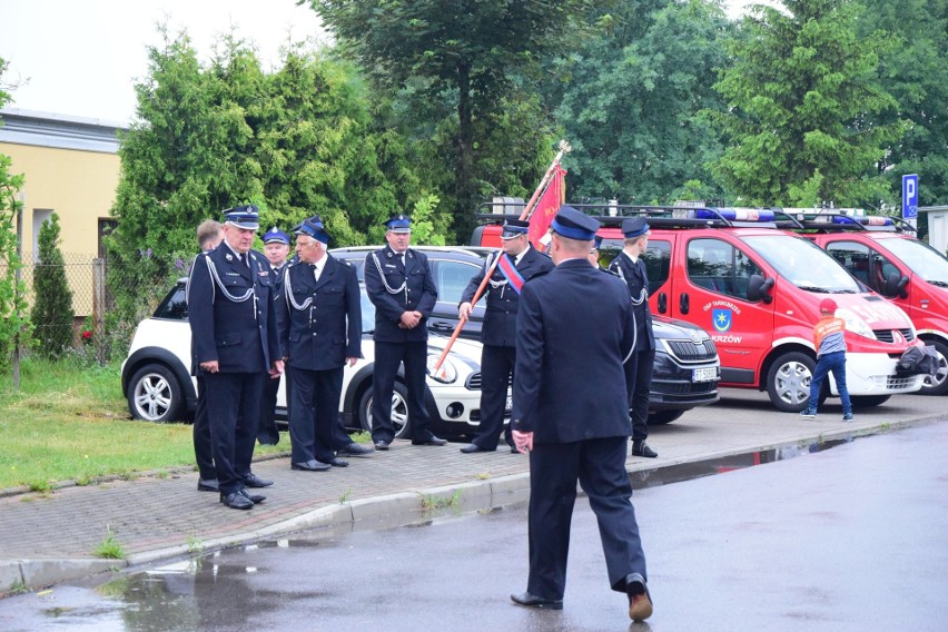 Uroczystość upamiętnienia ochotników dzikowskich w Tarnobrzegu - Zakrzowie. Bohaterscy strażacy walczyli z bolszewikami. Zobacz zdjęcia 