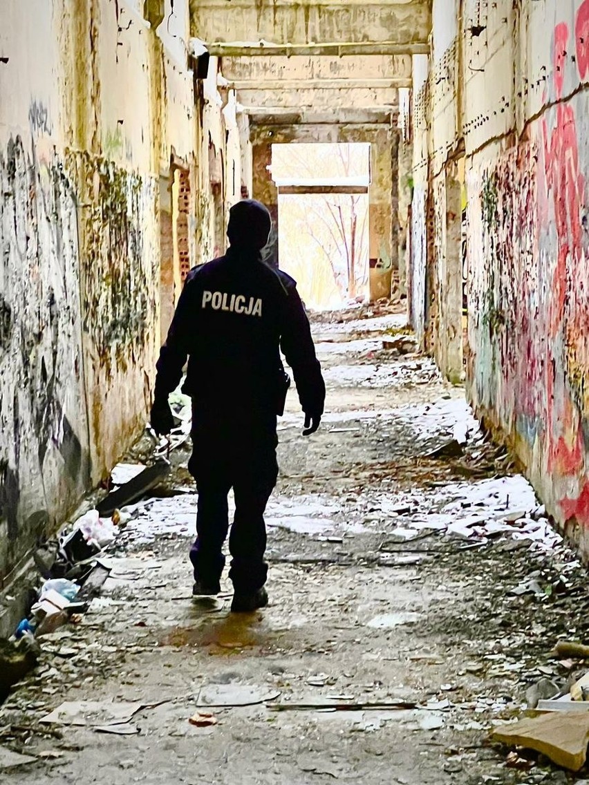 Policjanci z Głubczyc udzielili pomocy przemarzniętemu...