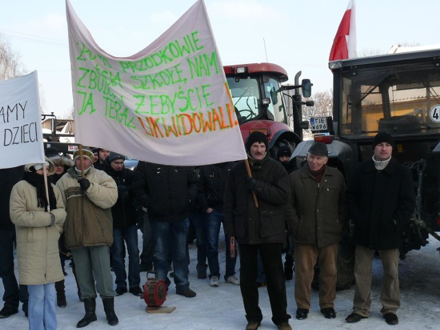 Ludzie protestujący pod koniec stycznia przed Urzędem Gminy w Wodzisławiu dopięli swego.