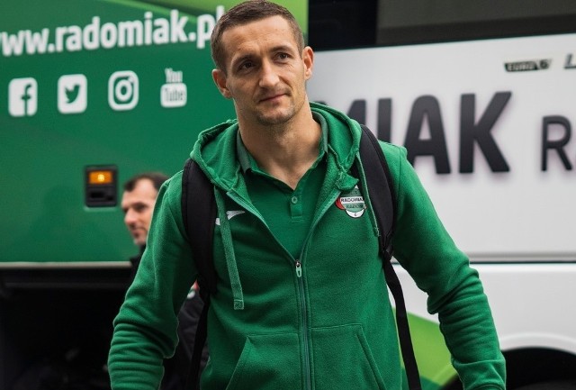 Obrońca Damian Jakubik wraca do kadry meczowej Radomiaka na mecz z Jagiellonią Białystok.