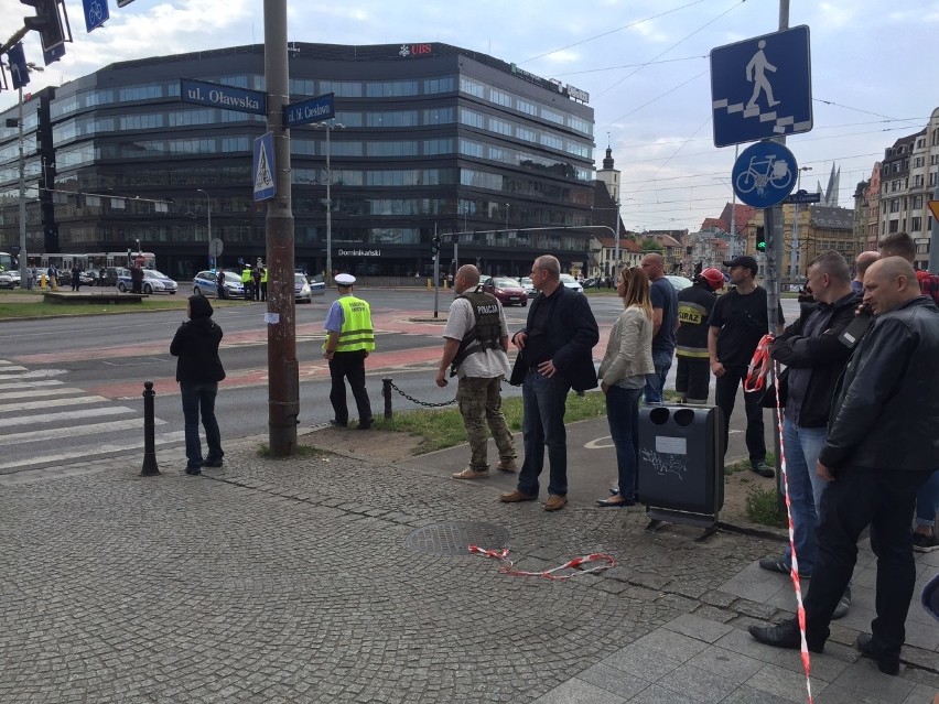 Alarm bombowy na placu Dominikańskim we Wrocławiu