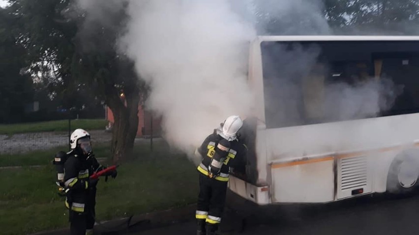 Kalwaria Zebrzydowska. Autobus stanął w ogniu. Na szczęście nikt nie został ranny [ZDJĘCIA]