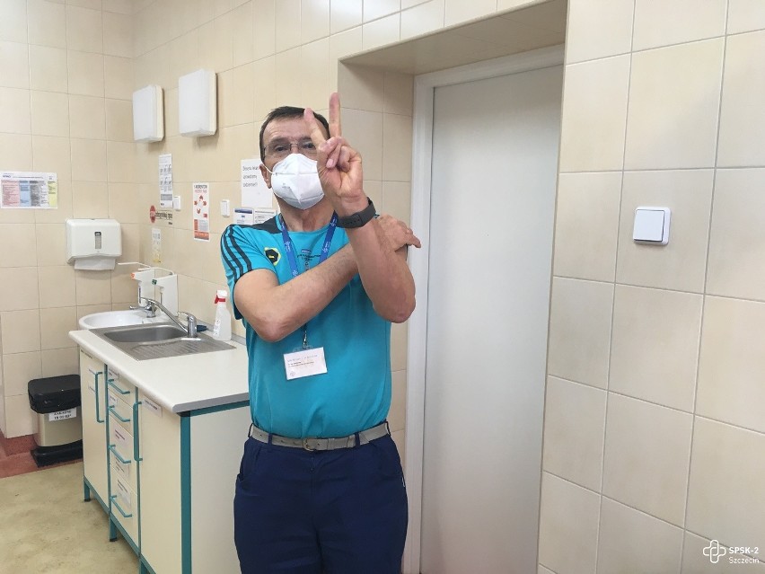 Szczepienia przeciwko koronawirusowi w szpitalu na Pomorzanach w Szczecinie