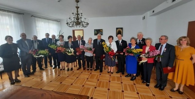 Złote gody w gminie Belsk Duży. Świętowało 7 par. Na kolejnych slajdach relacja z uroczystości.