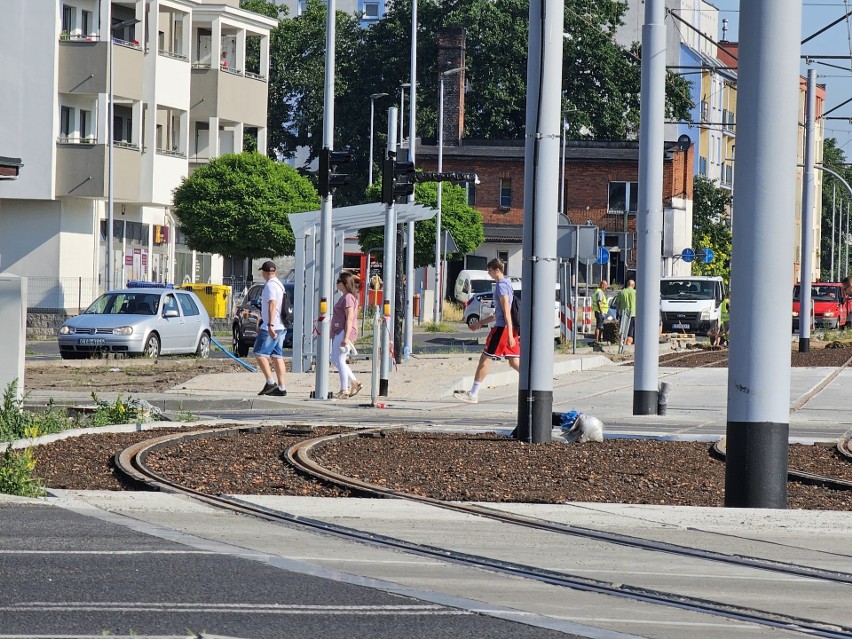 Budowa trasy tramwajowej między centrum Torunia a Jarem jest...