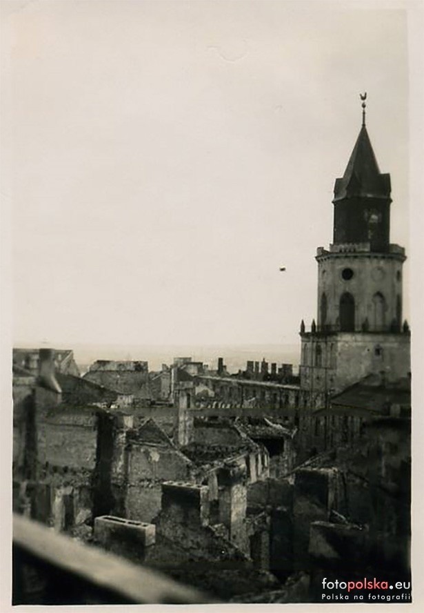 Bombardowanie Lublina we wrześniu 1939 roku. Tak wyglądała zniszczona ulica Jezuicka. Zobacz unikalne fotografie