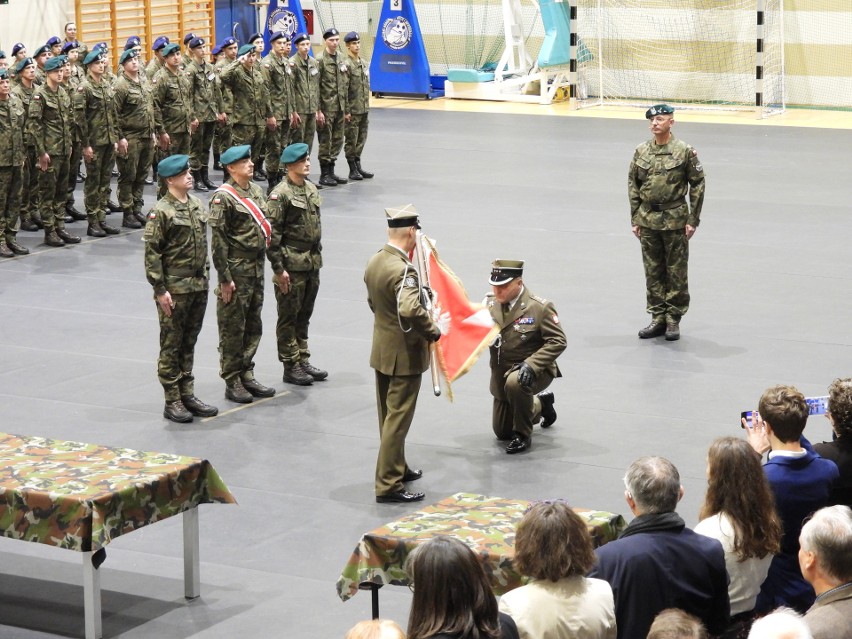 Święto 22. Wojskowego Ośrodka Kartograficznego w Komorowie. Uroczystość odbyła się 15.11.2023