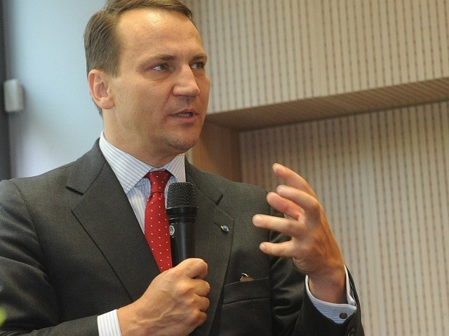Radosław Sikorski fotel ministra zamienił na fotel marszałka.