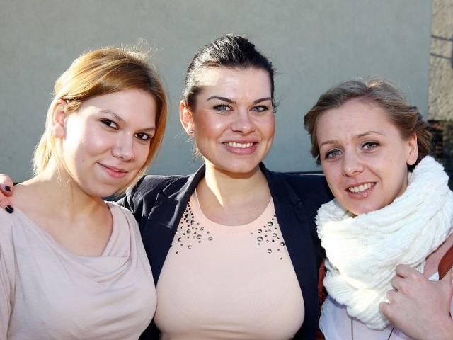 Ania (od lewej), Małgosia i druga Małgosia ze Szczecina. - Co chciałybyśmy dziś dostać od naszych mężczyzn? Kwiaty, perfumy i biżuterię - mówią zgodnie.