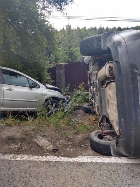 Mystków wypadek. Trzy osoby trafiły do szpitala [ZDJECIA]