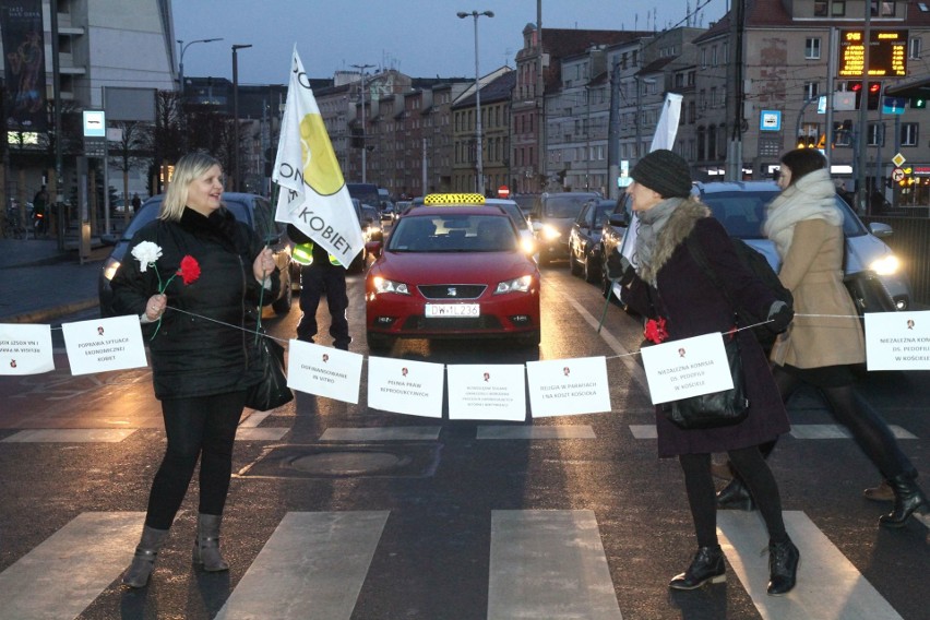 Kobiety zablokowały ul. Kazimierza Wielkiego na 10 minut....