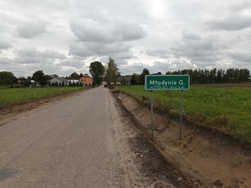Trwa przebudowa dróg powiatowych na terenie gmin Radzanów i Stara Błotnica. Powiat wykorzystuje dotację z Polskieg Ładu
