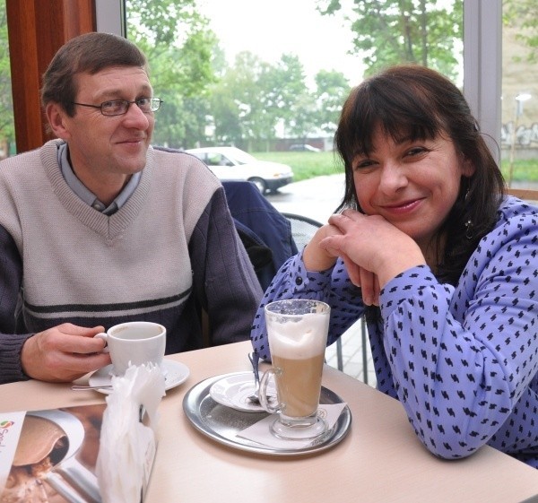 Bożena Sitnik i Zbigniew Bajorski są razem od ponad 20 lat. - Zobaczyłem ją i zostałem - śmieje się mężczyzna.