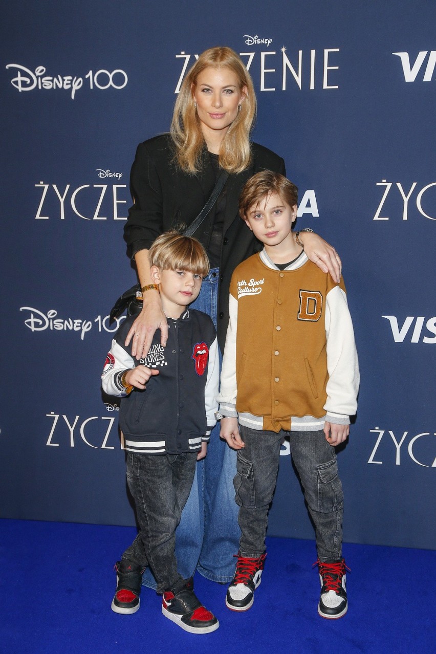 Aleksandra Kisio przyszła z dwójką synów na ściankę Disneya.