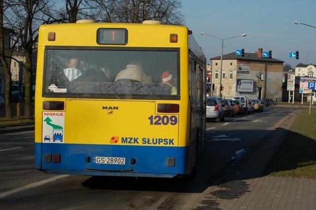 - Autobusy linii numer 1 mogłyby zostać już na stałe na ulicy Małcużyńskiego - proponuje mieszkanka tej części Słupska