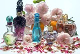 Perfumy na prezent na Dzień Babci 2023. Te zapachy zachwycą każdą z nich. Zobaczcie, które wybrać