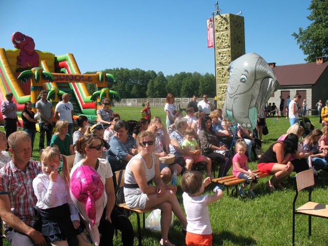 Rodzinny festyn odbył się w ubiegłym tygodniu w Publicznej Szkole Podstawowej w Dzierzkówku Starym.