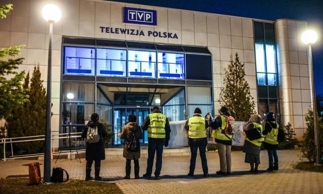 Ośrodek TVP w Bydgoszczy jest kontrolowany przez NIK. W ubiegłym roku protest przed nim zorganizowali Obywatele RP