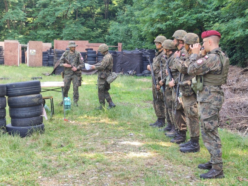 Kraków. Wszyscy ochotnicy zaliczyli egzamin w 16 Batalionie Powietrznodesantowym 